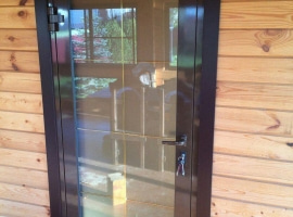 Дверь алюминиевая ALT- C48 "Alutech" (ш*в) 900х2000,RAL8017,нажимной гарнитур,доводчик,порог купить по низкой цене в городе Анапа