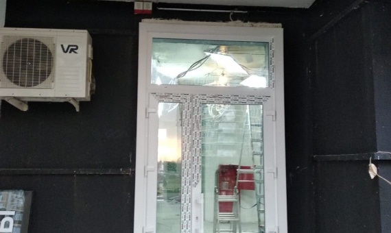 Дверь металлопластиковая WDS-4S  (ш*в) 1350х2080,RAL9016,доводчик,порог 20мм,ручка-скоба купить по низкой цене в городе Анапа