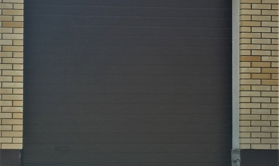 Секционные гаражные ворота Doorhan (шхв) 3000х2460,RAL8014,S-гофр,автоматика "Alutech" купить по низкой цене в городе Анапа