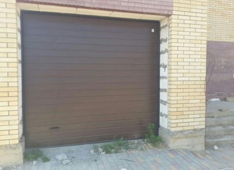 Гаражные секционные ворота Prestige «Alutech» (ш*в) 2400x2700 купить по низкой цене в городе Анапа
