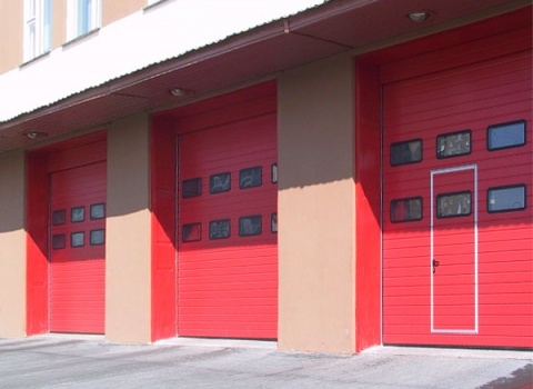 Промышленные секционные автоматические ворота (ШхВ) 3500х3300, цвет RAL3004 (красный)